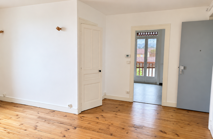 Appartement - 96 m2 - T4 / T5 — photo 4