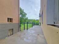 Un spacieux appartement T4 avec terrasse, parking et cave, à moins de 200 mètres des thermes de Lamalou-les-Bains. — photo 2