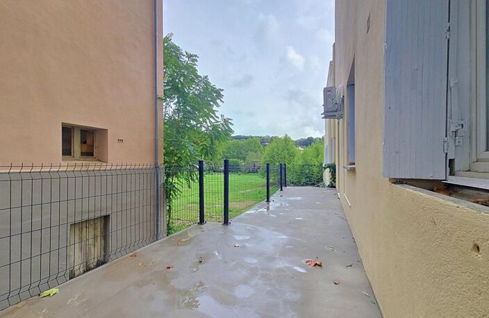 Un spacieux appartement T4 avec terrasse, parking et cave, à moins de 200 mètres des thermes de Lamalou-les-Bains. — photo 2