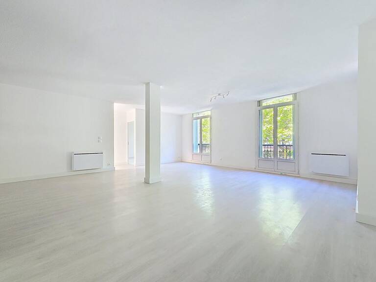 Spacieux appartement T5 de 104 m² avec belle luminosité au 1?? étage à Lamalou-les-Bains — photo 1