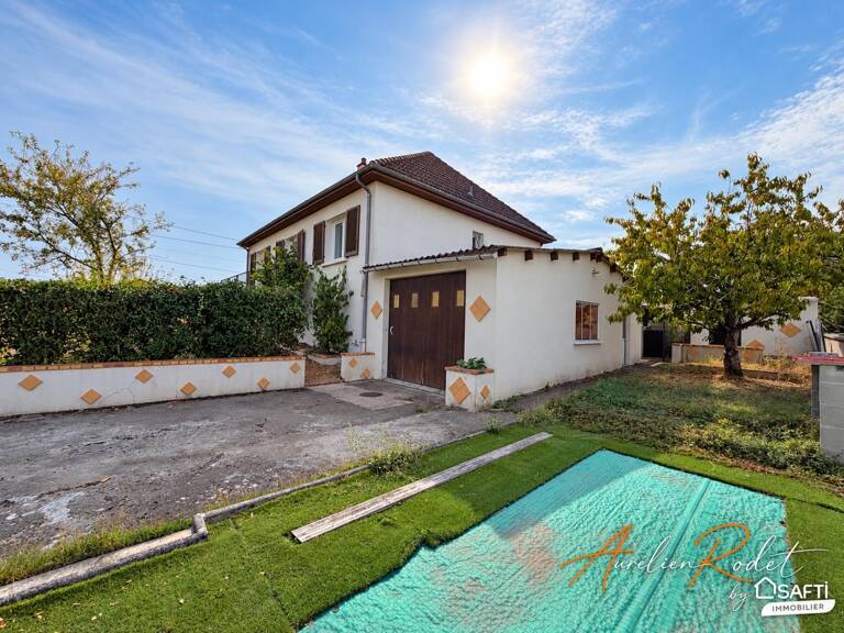 Maison rénovée, jardin et garages. — photo 1