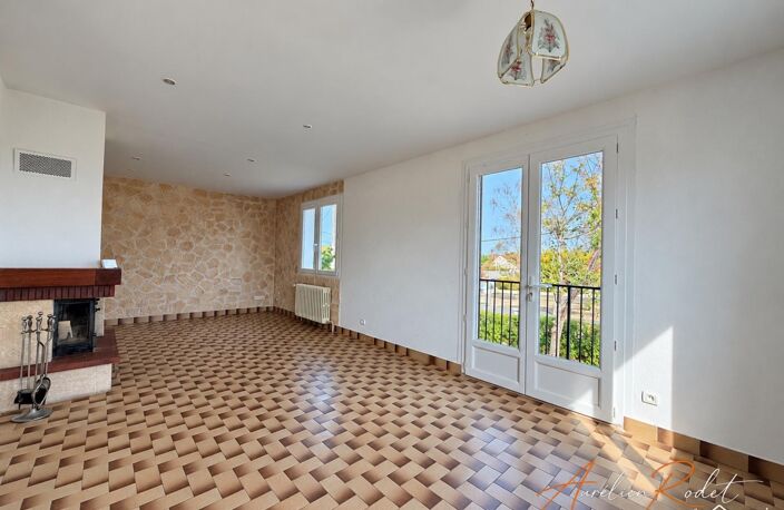 Maison rénovée, jardin et garages. — photo 4
