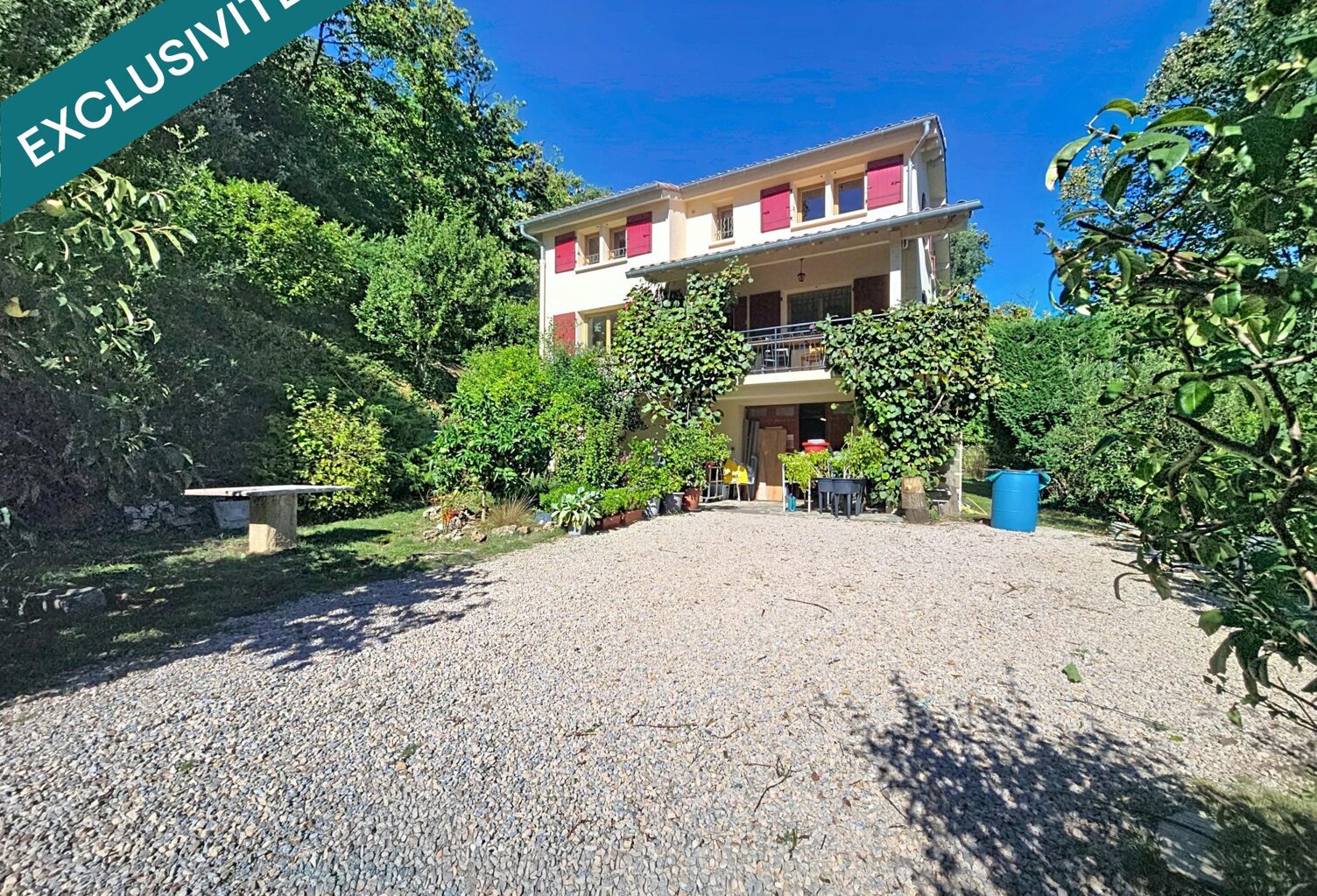 Une maison traditionnelle de 141 m² au cœur d'un environnement naturel exceptionnel, sur plus de 4 300 m² de terrain. — photo 1
