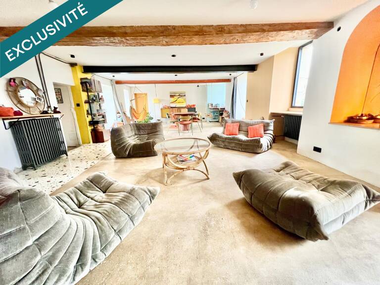 Rare à Fleurey-sur-Ouche : Vaste maison de caractère offrant 5 chambres (potentiel 6 et plus), sous-sol total, combles aménageables et extérieur avec terrasse. — photo 1