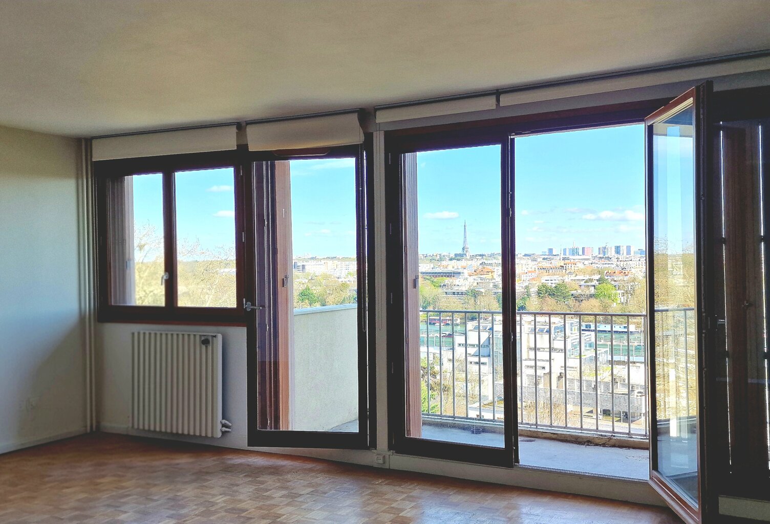 GRAND APPARTEMENT T2 AVEC BALCONS PARKING ET CAVE — photo 1