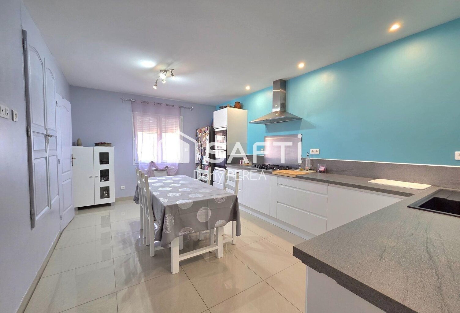 Maison 118 m2, trois chambres dont une suite parentale, jardin et place de parking. — photo 1
