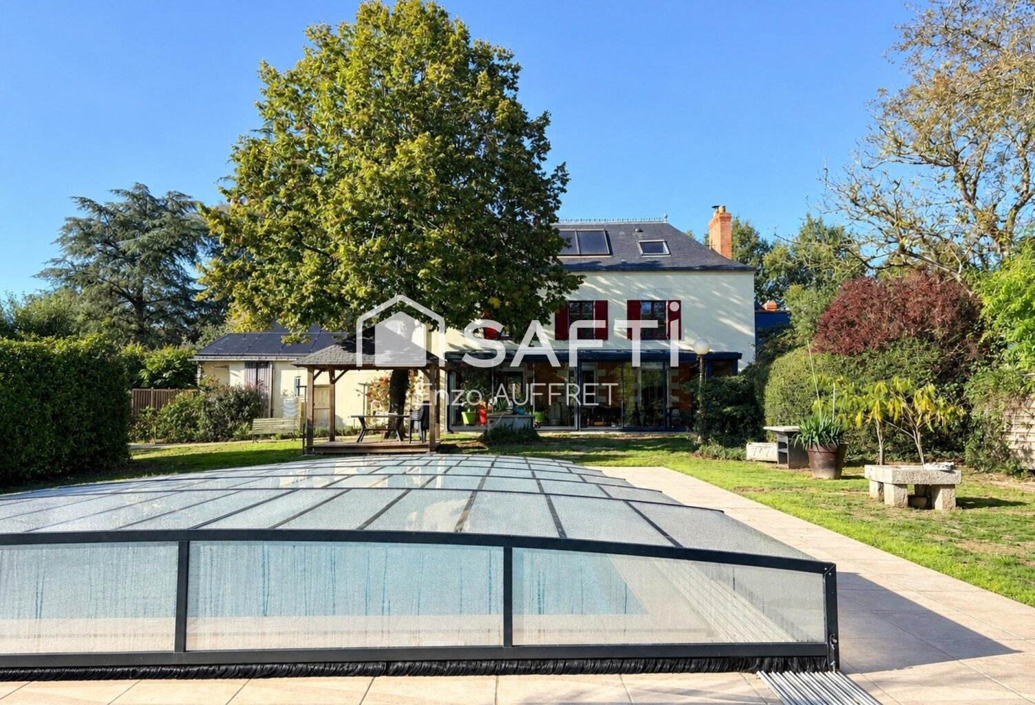 Maison de 208 m², 3 chambres - terrain de 6001 m² — photo 1