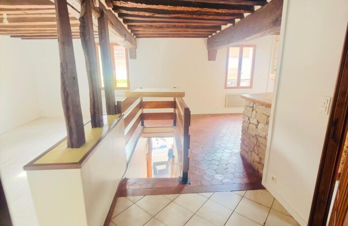 Immeuble avec local commercial et appartement — photo 4