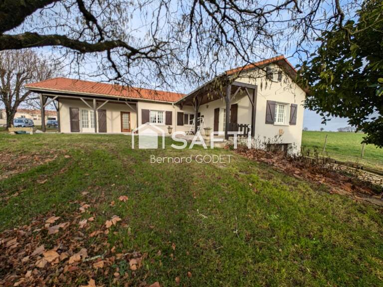 BERNARD GODET vous présente cette maison située à LES ADJOTS. — photo 1