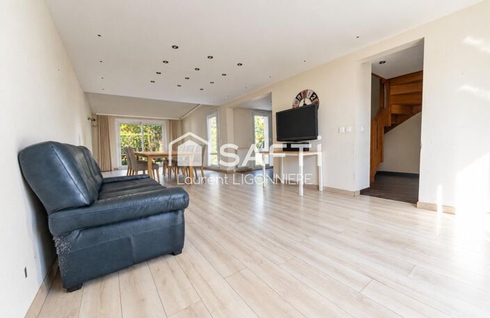 Lésigny : 4 chambres, jardin et double garage — photo 2