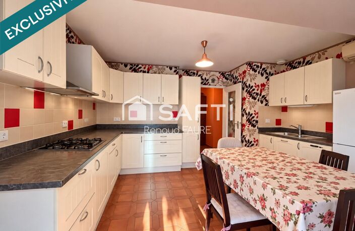 Ensemble de maisons traditionnelles de 221 m² avec dépendances — photo 3