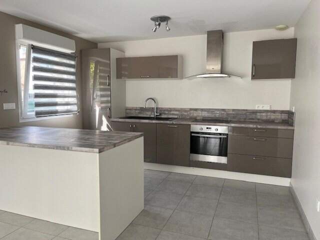 À vendre maison jumelée de 4 pièces — photo du bien