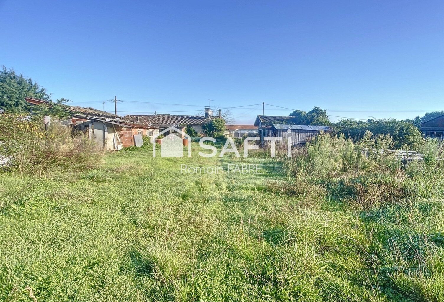 Maison de 2 chambres à rénover avec très grandes parcelles non constructible — photo 1