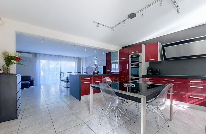 Maison de ville confortable avec deux extérieurs — photo 2