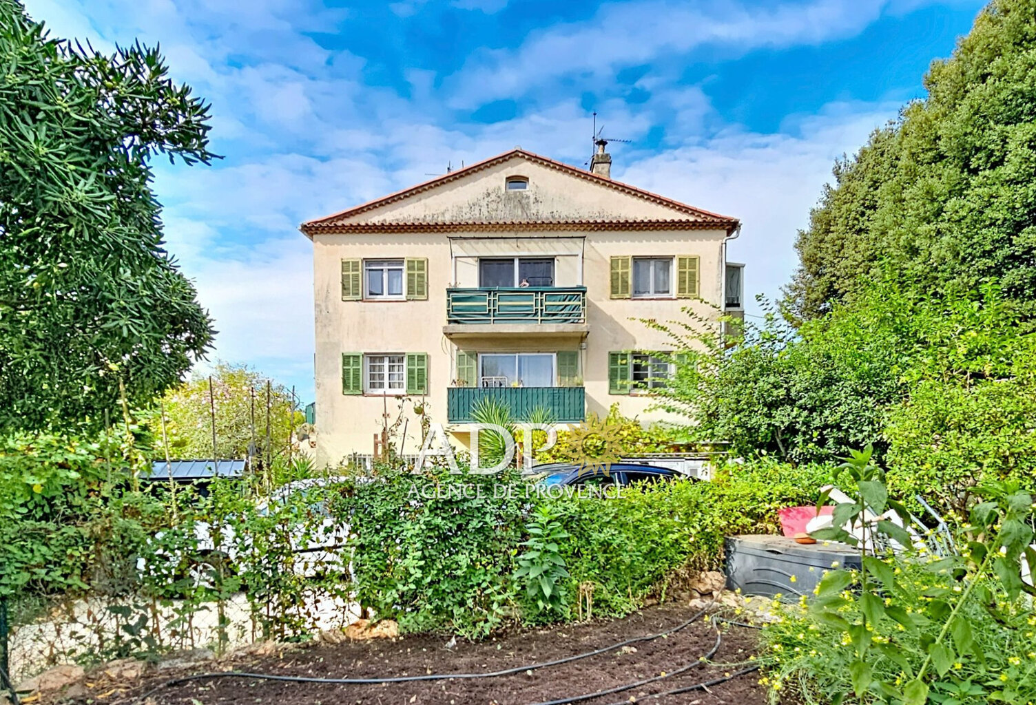 GRASSE SAINT-JACQUES - DERNIER ÉTAGE AVEC JARDIN, GARAGE ET CO — photo 1