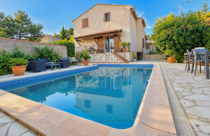 MARTIGUES   FERRIÈRES | Maison familiale rénovée de 150 m2 a — photo 2