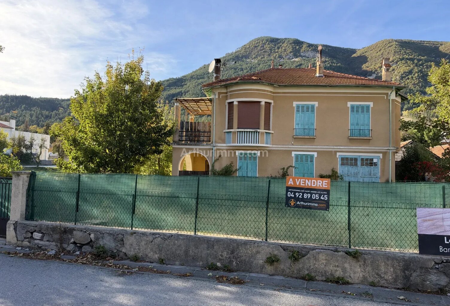 Maison de 176m² à  St André Les Alpes — photo 1