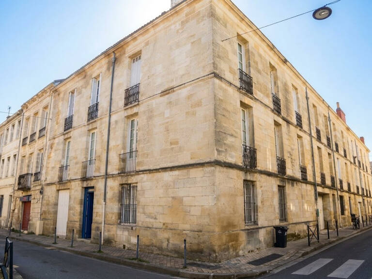 Bx Victoire - T2 (36m2) dans immeuble pierre - — photo 1