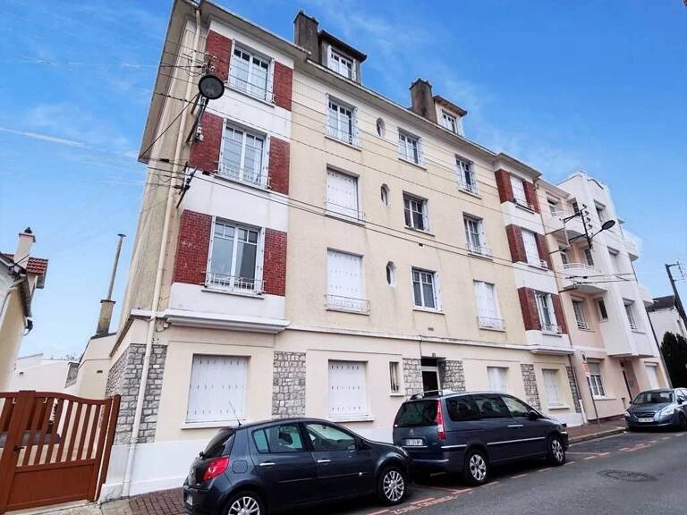 A LOUER - APPARTEMENT DE 2 PIECES AVEC PARKING — photo 1
