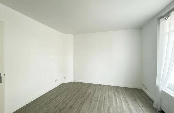 A LOUER - APPARTEMENT DE 2 PIECES AVEC PARKING — photo 3