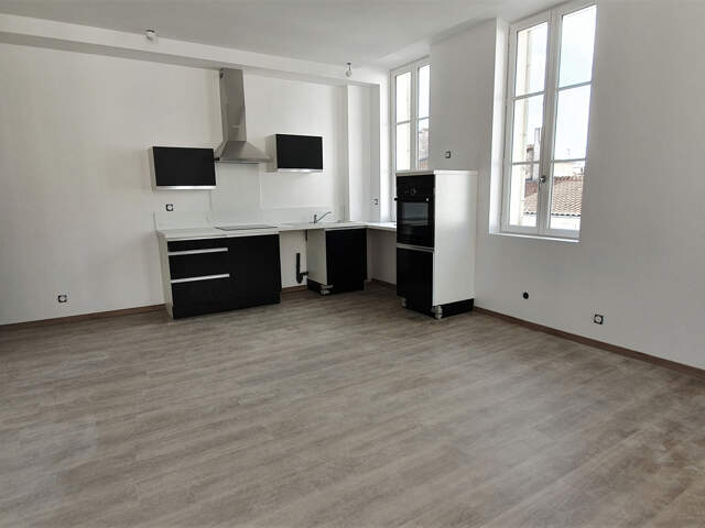 Charmant T3 Duplex - Rochefort — photo du bien