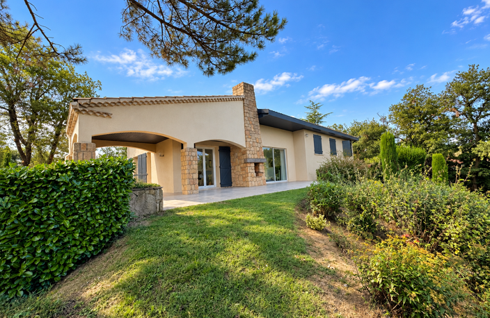 PROPRIÉTÉ DE 232 M2 AVEC PISCINE ET JARDIN PAYSAGER — photo 2