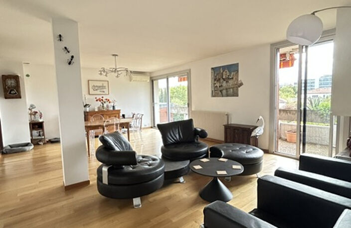 Blagnac - A 50 m du tram- appartement T5 en dernier étage av — photo 4