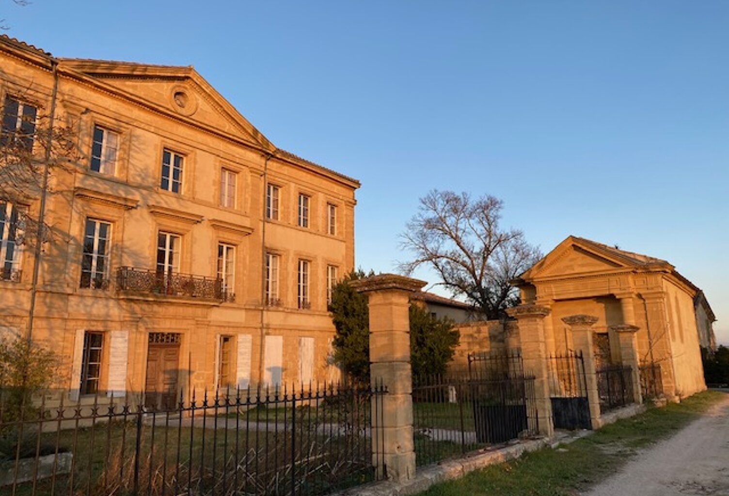 Magnifique appartement dans château au Nord d'Aix en Provence — photo 1