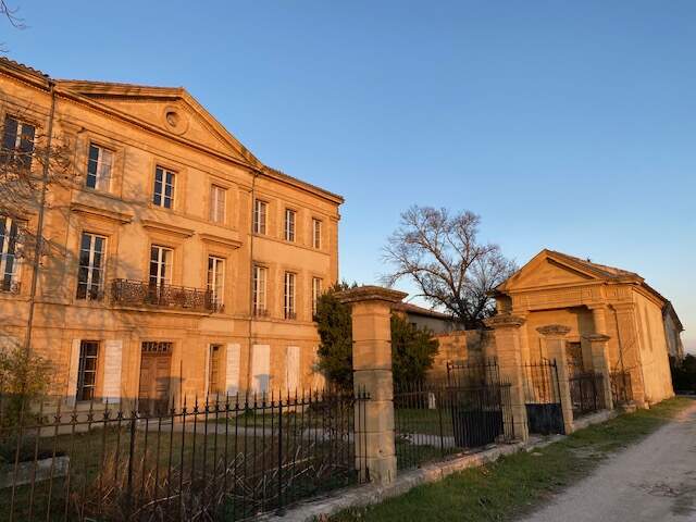 Magnifique appartement dans château au Nord d'Aix en Provence — photo du bien