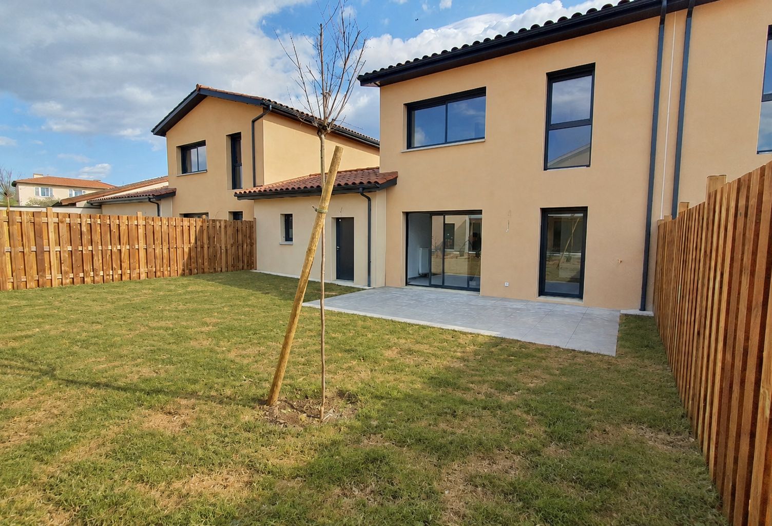 Villa jumelée de 107.89  m2 hab. récente avec jardin egt dou — photo 1