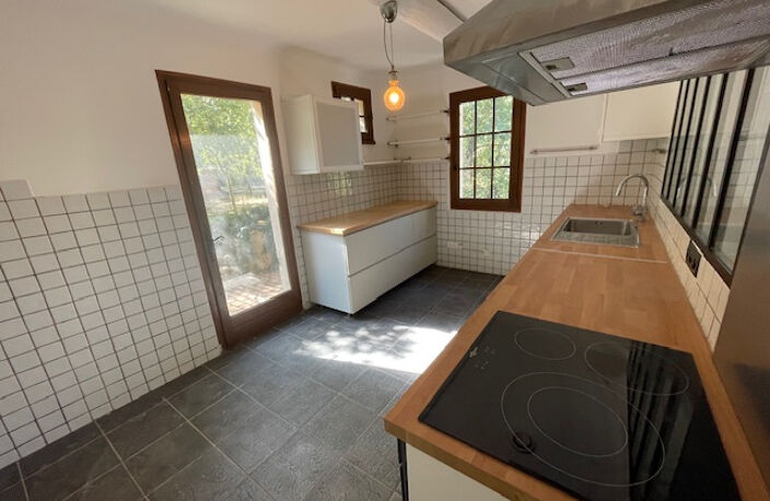 Aix en Provence : Location appartement T4 meublé avec terras — photo 5