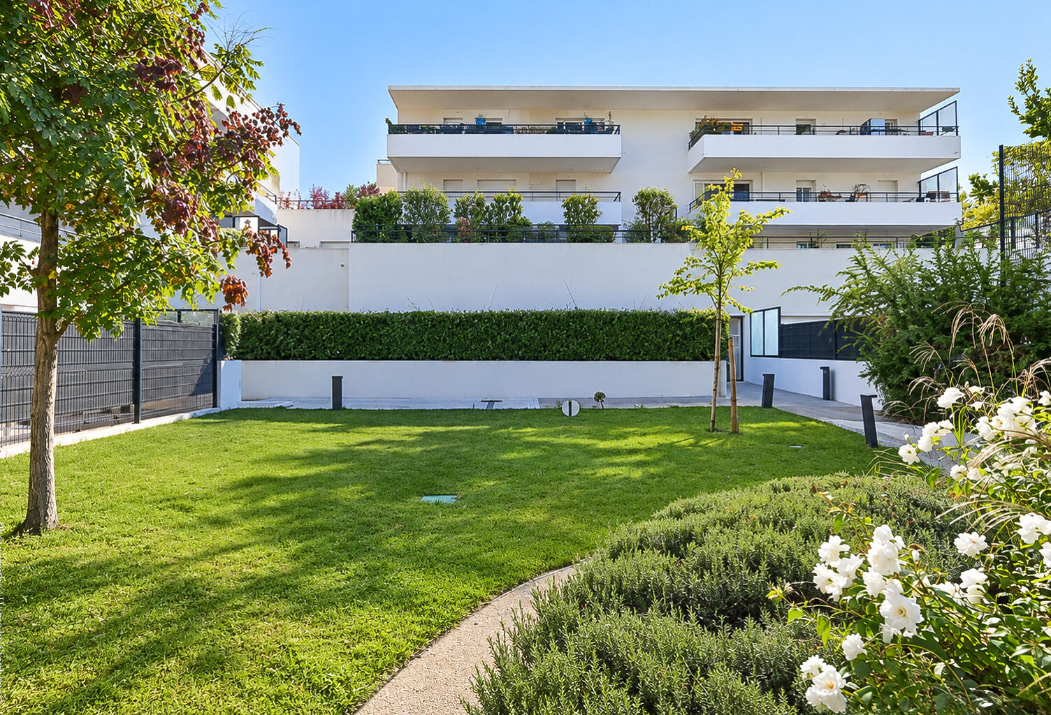 T4 RECENT 92 m2  TERRASSES 106 M2 GARAGE DOUBLE Marseille 9e — photo 1