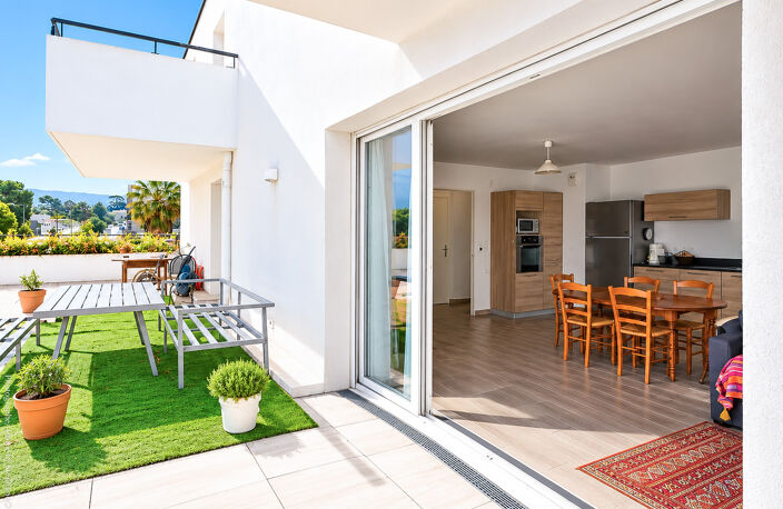 T4 RECENT 92 m2  TERRASSES 106 M2 GARAGE DOUBLE Marseille 9e — photo 3