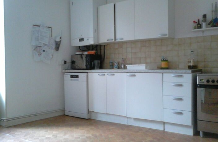 Location appartement 4 pièces 117 m² à Lagnieu (01150) — photo 4
