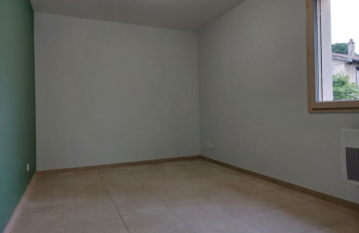 Location appartement 3 pièces 62 m² à Châtillon-la-Palud (01320) — photo 5