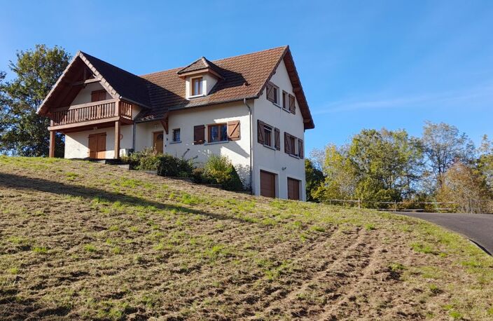 Villa — photo 2