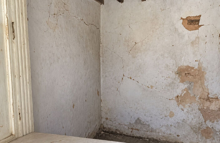 A VENDRE BÂTISSE EN PIERRE AVEC JARDIN A RENOVER - SECTEUR BLAYE — photo 3