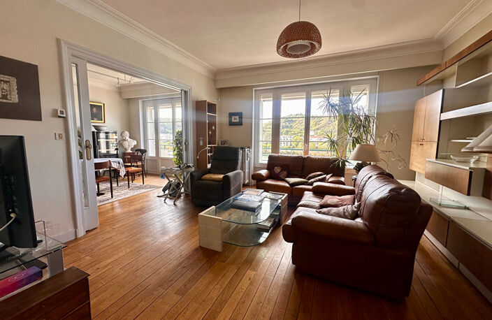 VIENNE sous-préfecture - Vue sur Rhône - Appartement de caractère - 134 m² - 6 pièces — photo 3