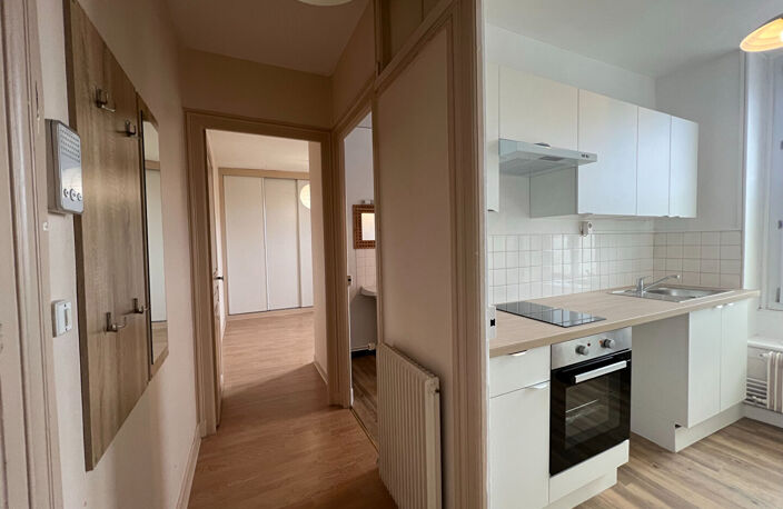 APPARTEMENT 2 PIECES 40M² - REIMS — photo 3