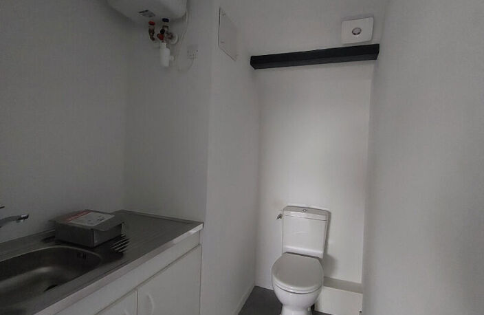 Local professionnel / commercial (100m2) - RODEZ — photo 4