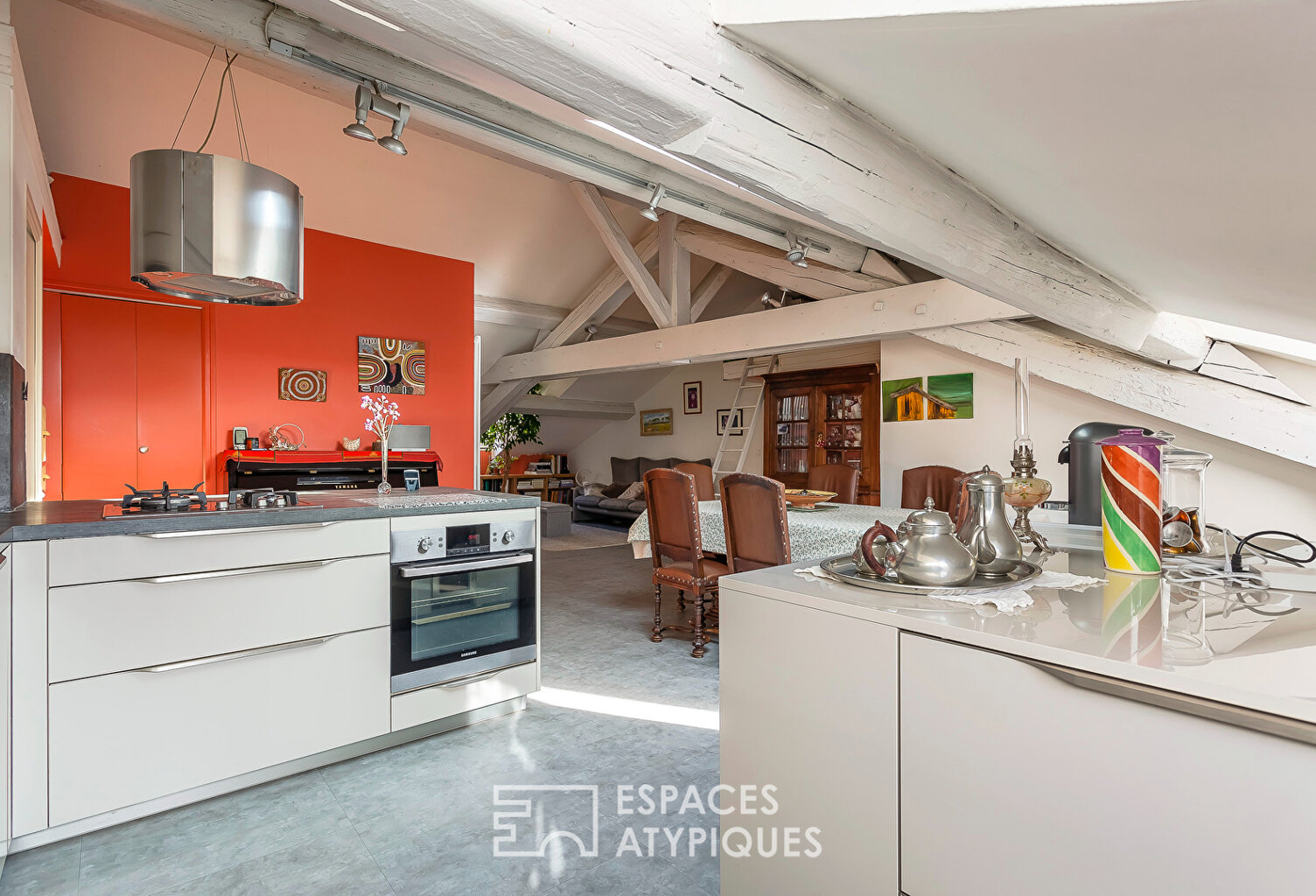 Un esprit loft sous les toits, un lieu à part — photo 1