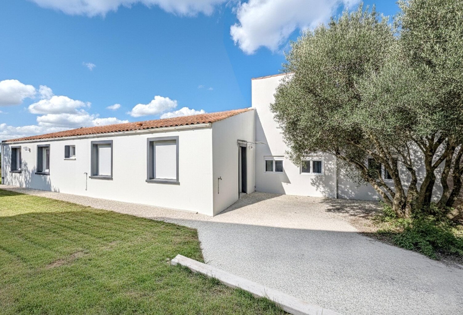 Ensemble immobilier 170m² sur terrain de 1200m² — photo 1