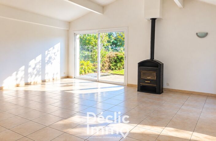 L'ISLE-D'ESPAGNAC  MAISON DE PLAIN-PIED DE 115,16 M², 4 CHAMBRES, DOUBLE GARAGE AVEC ÉTAGE ET BEAU POTENTIEL — photo 2