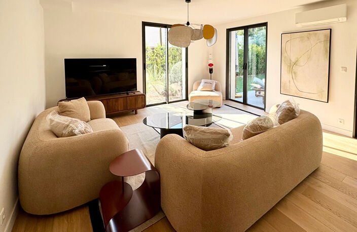 ÉGUILLES  VILLA CONTEMPORAINE   PRESTATIONS HAUT DE GAMME  DOMAINE SÉCURISÉ — photo 3