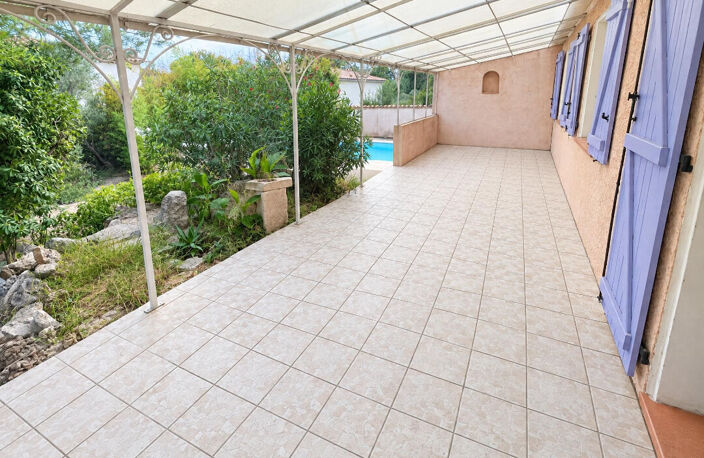 Maison de plain-pied de 80 m² avec piscine - La Fare les oliviers — photo 2