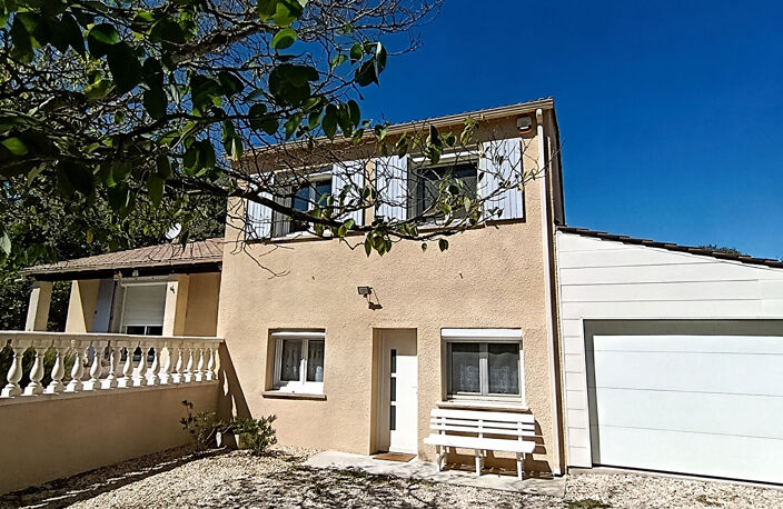 Maison avec gîte, piscine et beau terrain arboré — photo 2