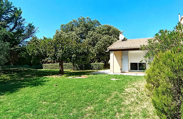 Maison avec gîte, piscine et beau terrain arboré — photo 3