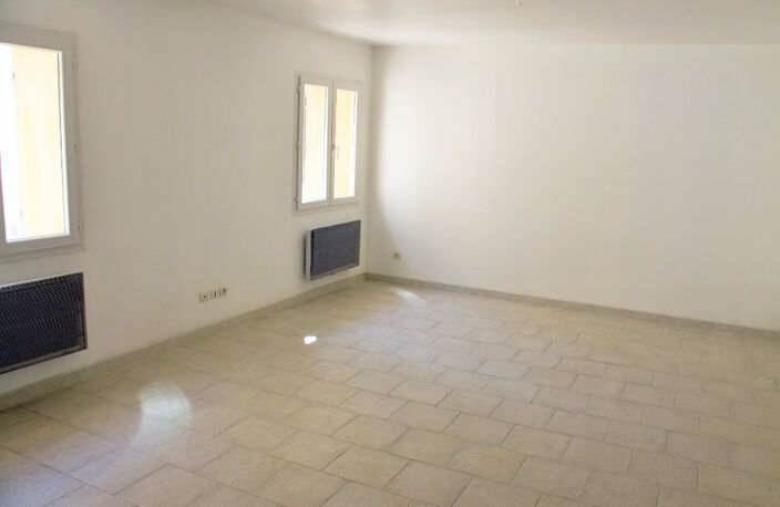 Beau studio à Mazaugues — photo 4