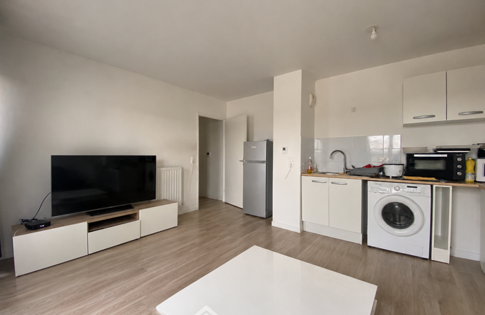 Appartement - 42.57m² - Corbeil-Essonnes — photo 2