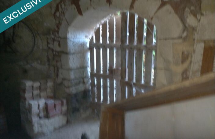 Village , jardin caves et double garage — photo 5